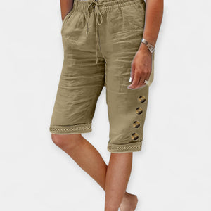 Bethany - Knapdetaljer Dame Knælange Shorts Med